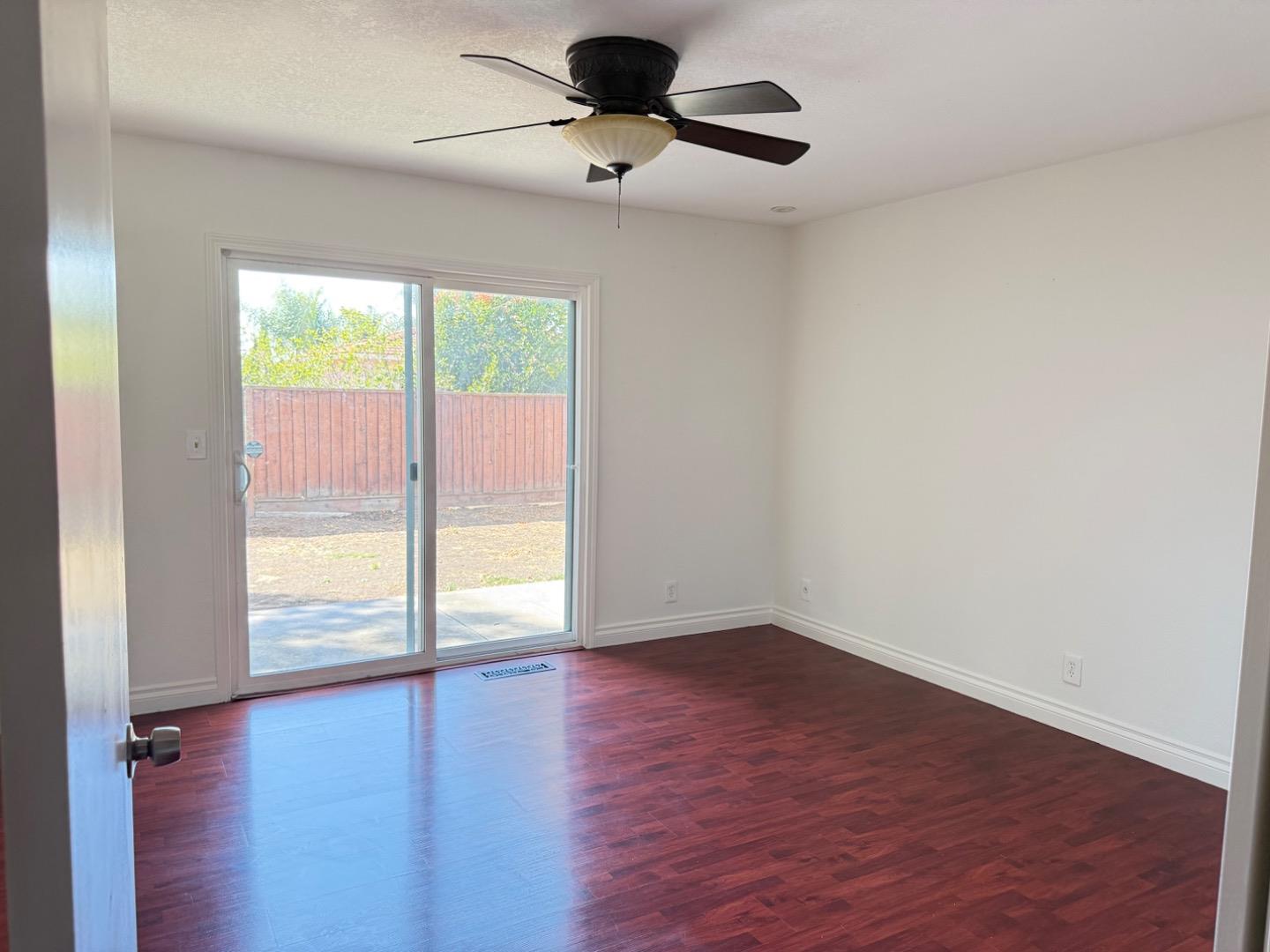 Detail Gallery Image 2 of 21 For 1983 Flint Ave, San Jose,  CA 95148 - 3 Beds | 2 Baths