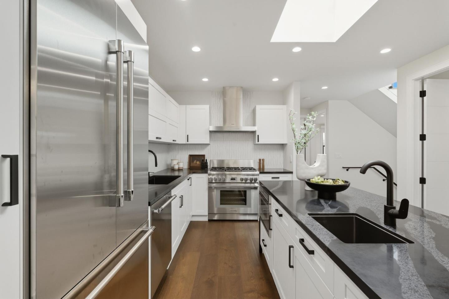 Detail Gallery Image 14 of 86 For 651 41st Ave, San Francisco,  CA 94121 - 5 Beds | 4 Baths