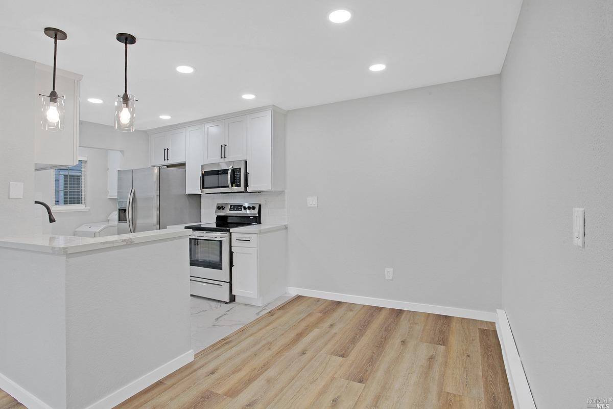 Detail Gallery Image 7 of 22 For 287 Lighthouse Dr, Vallejo,  CA 94590 - 3 Beds | 2 Baths