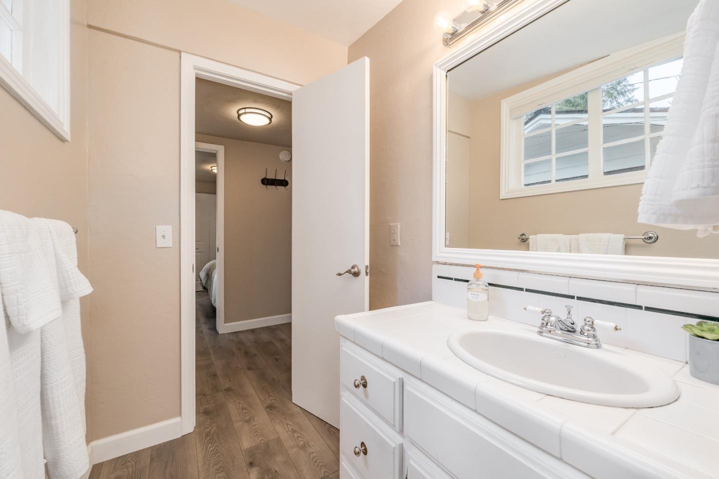 Detail Gallery Image 10 of 20 For 964 Scenic Way, Ben Lomond,  CA 95005 - 2 Beds | 1 Baths