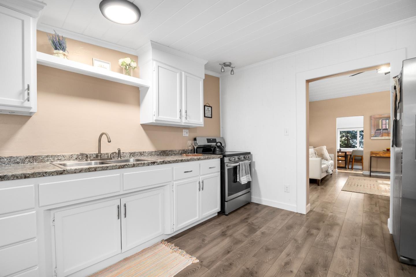 Detail Gallery Image 8 of 20 For 964 Scenic Way, Ben Lomond,  CA 95005 - 2 Beds | 1 Baths