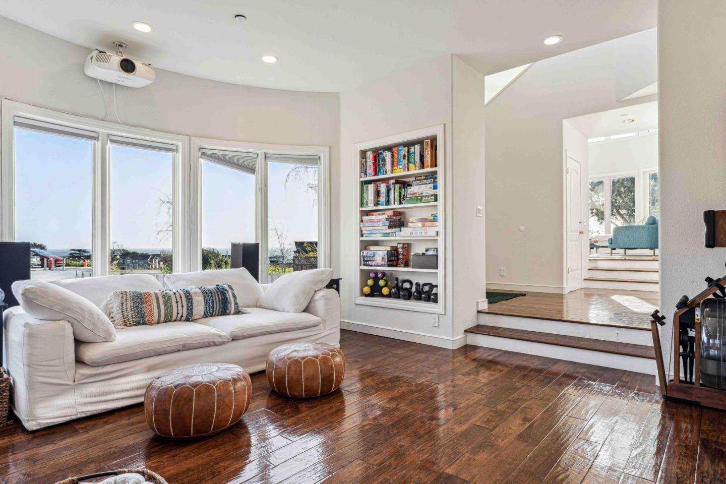 Detail Gallery Image 13 of 44 For 321 Magellan Ave, Half Moon Bay,  CA 94019 - 4 Beds | 3/1 Baths