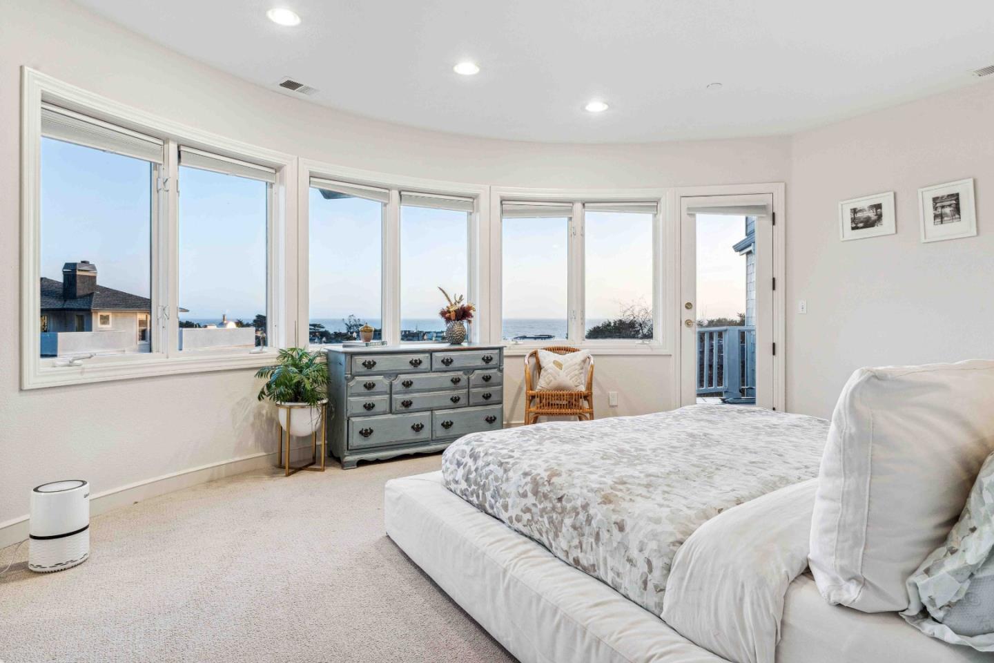 Detail Gallery Image 18 of 44 For 321 Magellan Ave, Half Moon Bay,  CA 94019 - 4 Beds | 3/1 Baths