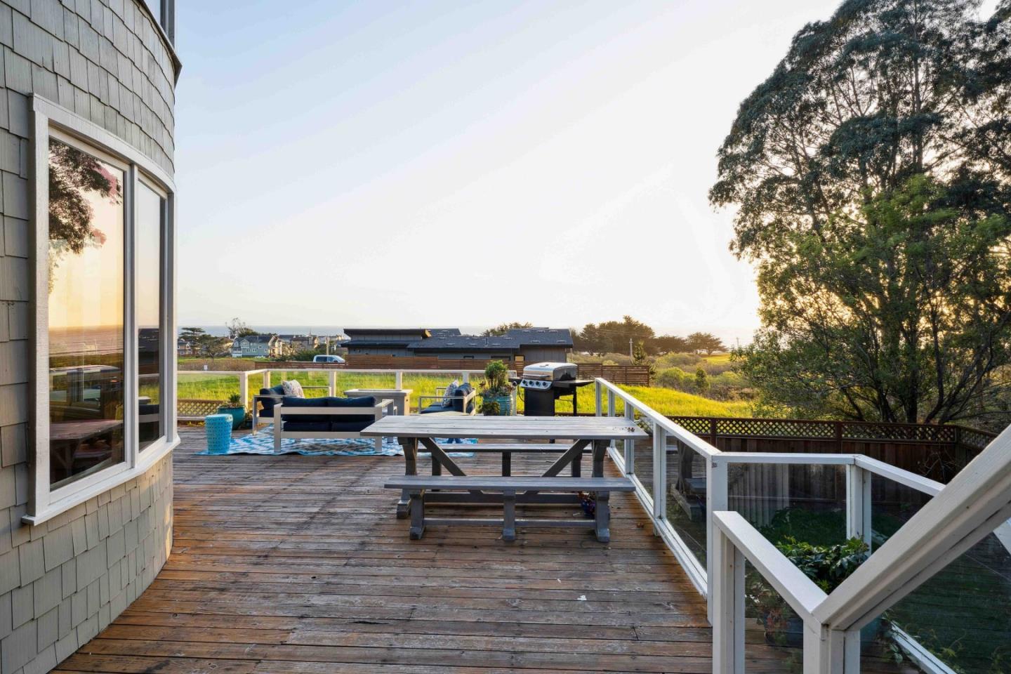 Detail Gallery Image 36 of 44 For 321 Magellan Ave, Half Moon Bay,  CA 94019 - 4 Beds | 3/1 Baths