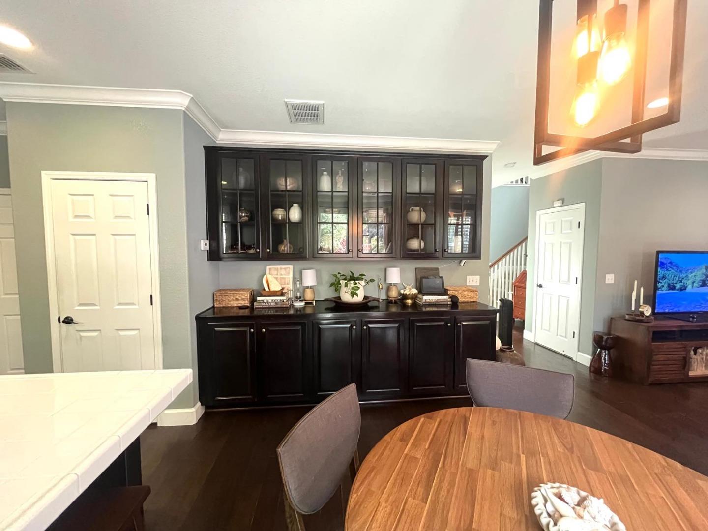 Detail Gallery Image 10 of 39 For 209 Fieldcrest Ln, Santa Cruz,  CA 95060 - 3 Beds | 2/1 Baths