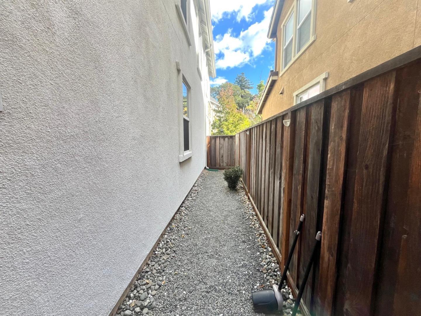 Detail Gallery Image 36 of 39 For 209 Fieldcrest Ln, Santa Cruz,  CA 95060 - 3 Beds | 2/1 Baths