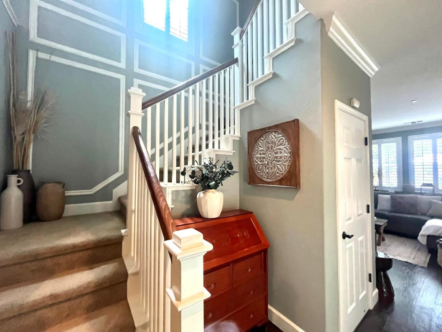 Detail Gallery Image 5 of 39 For 209 Fieldcrest Ln, Santa Cruz,  CA 95060 - 3 Beds | 2/1 Baths