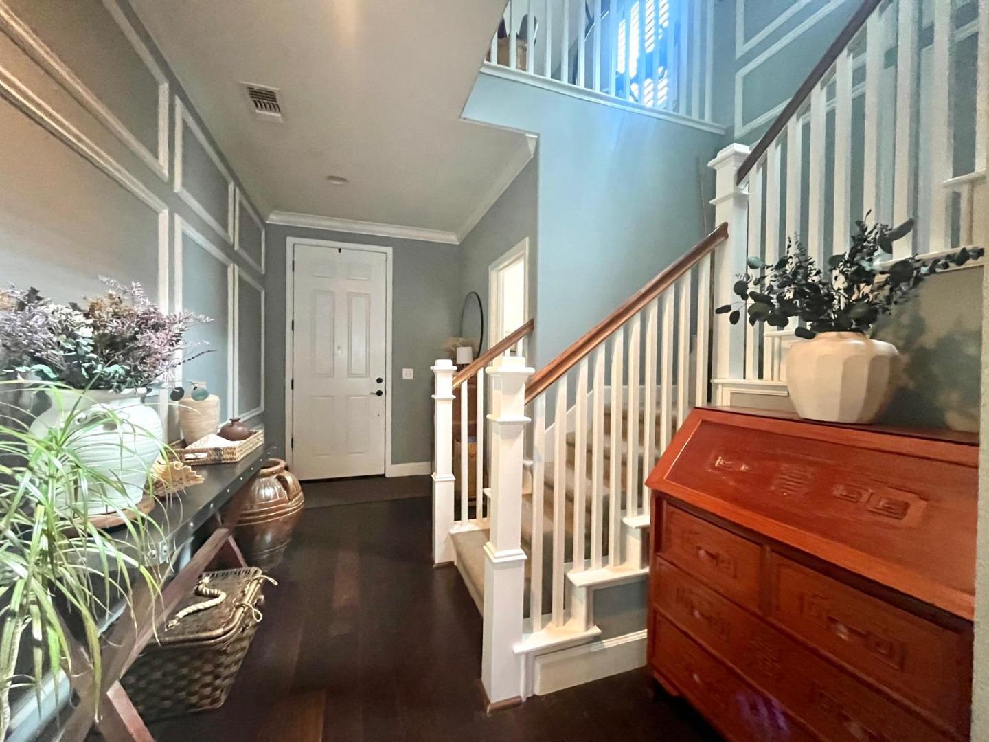 Detail Gallery Image 8 of 39 For 209 Fieldcrest Ln, Santa Cruz,  CA 95060 - 3 Beds | 2/1 Baths