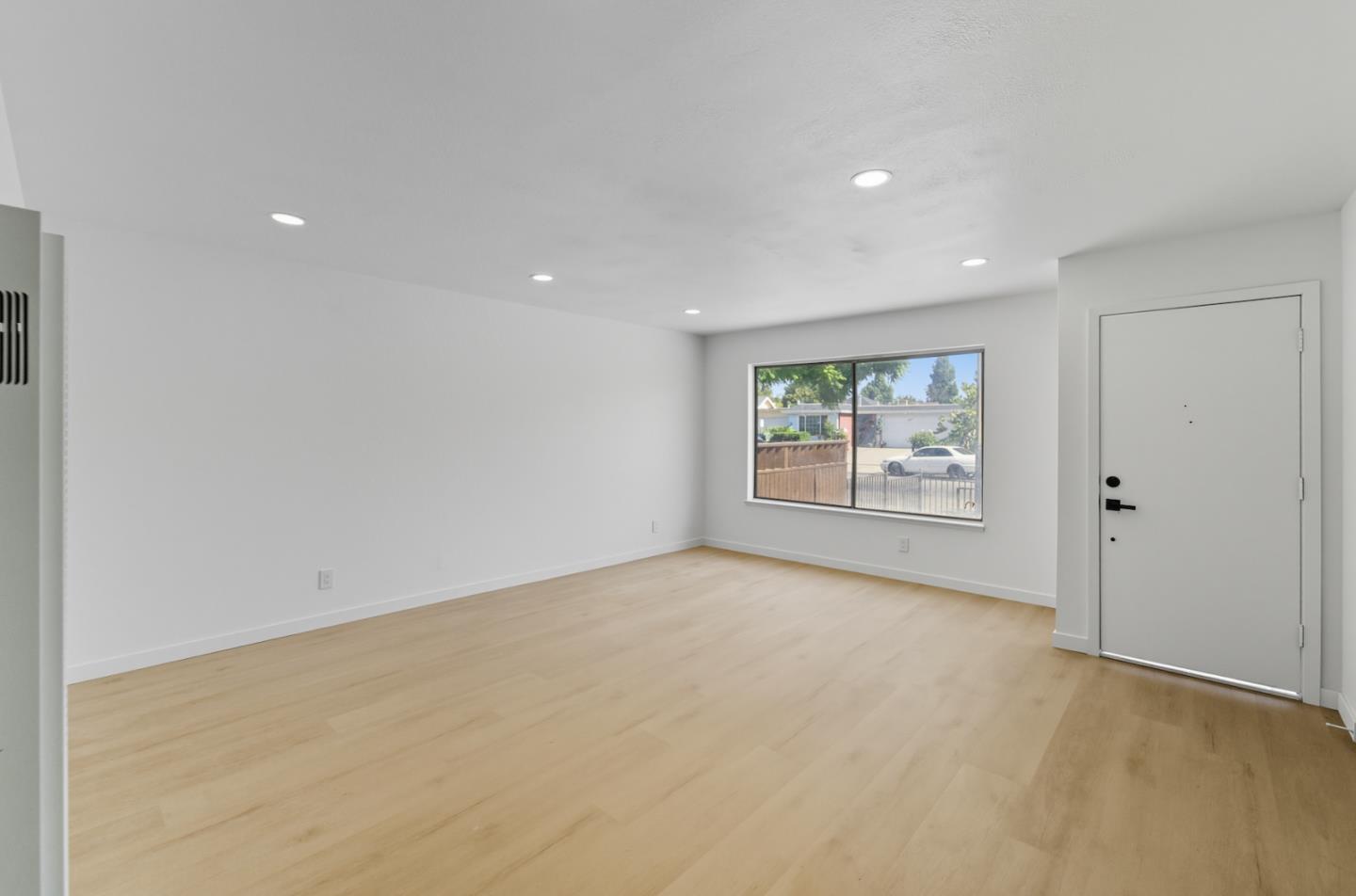 Detail Gallery Image 3 of 18 For 1231 Turtlerock Dr, San Jose,  CA 95122 - 3 Beds | 1/1 Baths
