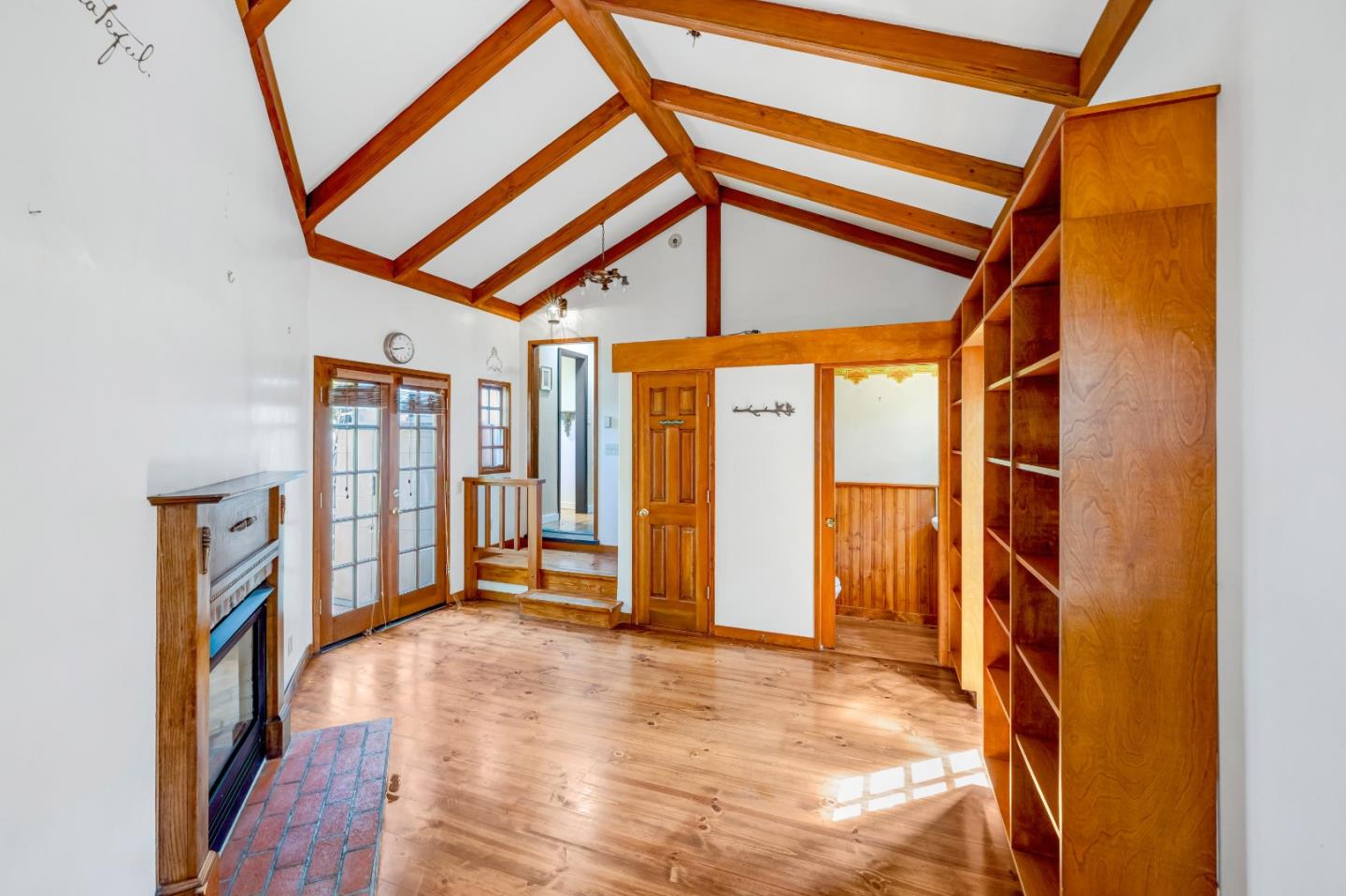 Detail Gallery Image 14 of 34 For 638 Eardley Ave, Pacific Grove,  CA 93950 - 3 Beds | 1 Baths