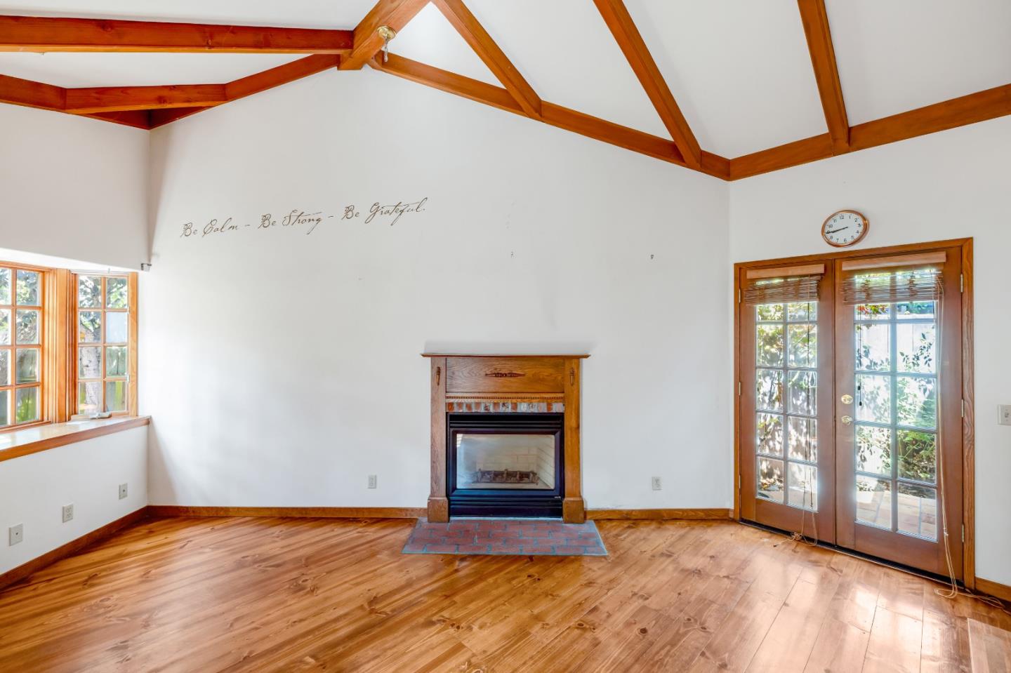 Detail Gallery Image 16 of 34 For 638 Eardley Ave, Pacific Grove,  CA 93950 - 3 Beds | 1 Baths
