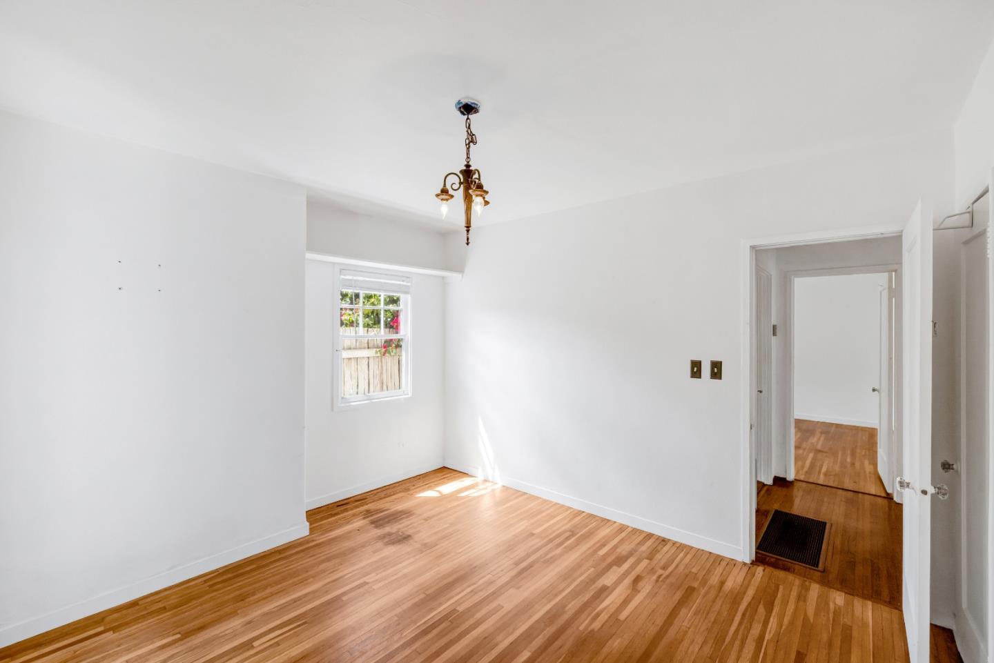 Detail Gallery Image 19 of 34 For 638 Eardley Ave, Pacific Grove,  CA 93950 - 3 Beds | 1 Baths