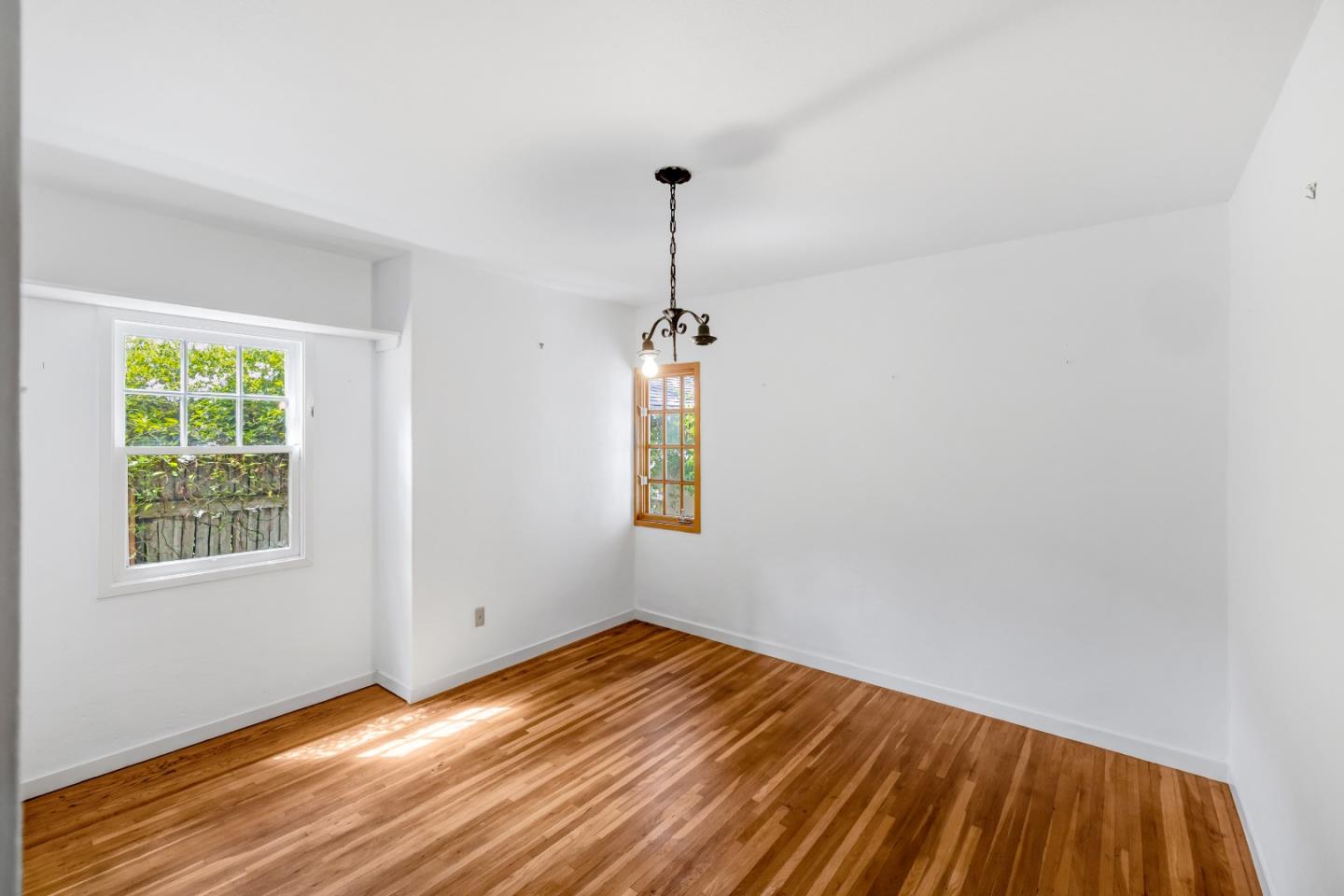 Detail Gallery Image 22 of 34 For 638 Eardley Ave, Pacific Grove,  CA 93950 - 3 Beds | 1 Baths