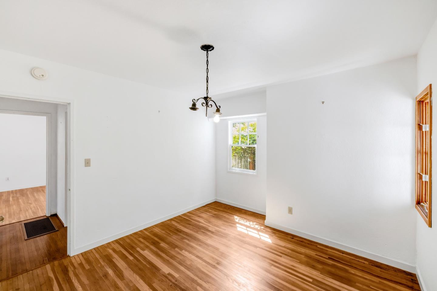 Detail Gallery Image 23 of 34 For 638 Eardley Ave, Pacific Grove,  CA 93950 - 3 Beds | 1 Baths