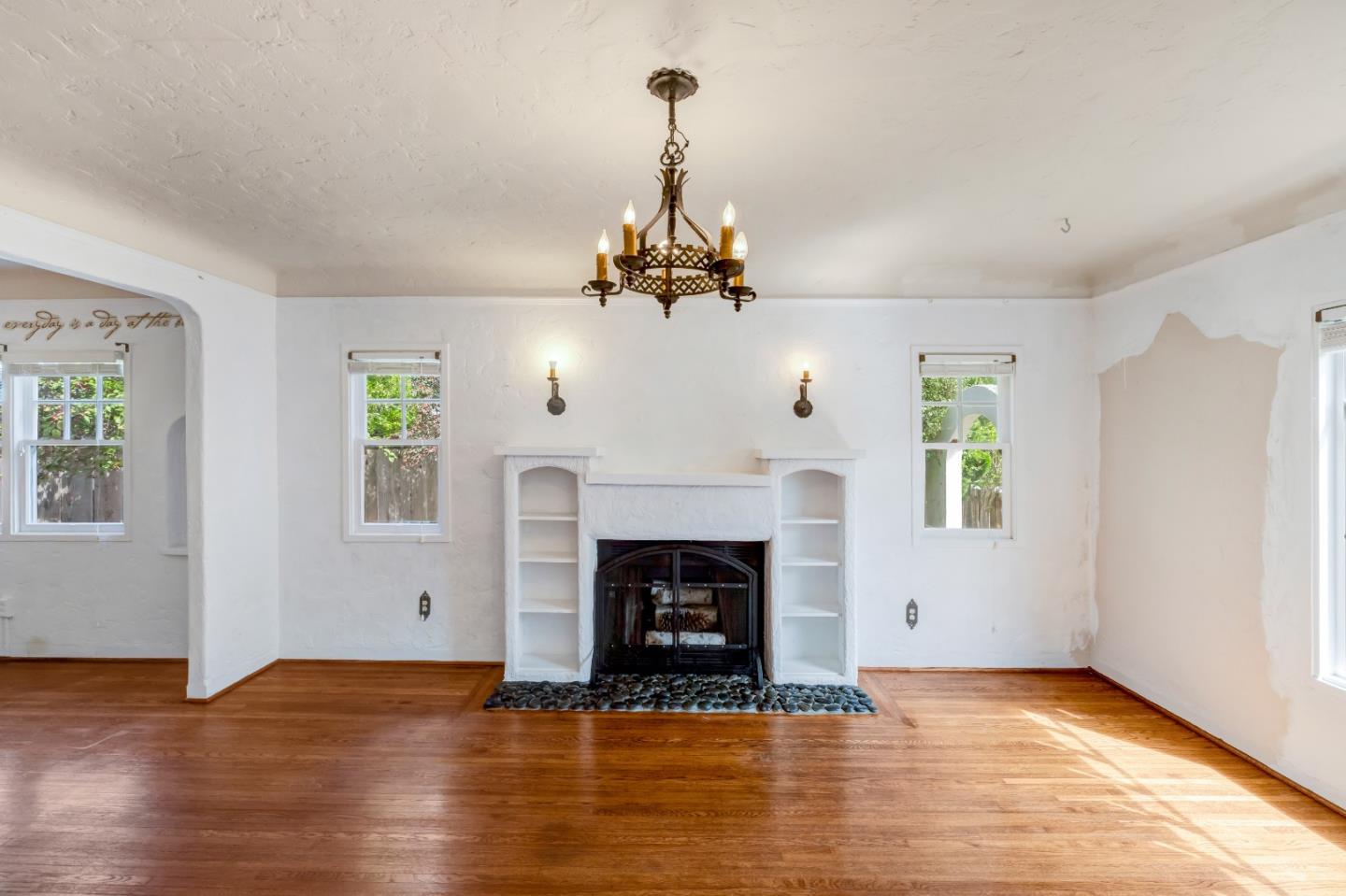 Detail Gallery Image 5 of 34 For 638 Eardley Ave, Pacific Grove,  CA 93950 - 3 Beds | 1 Baths