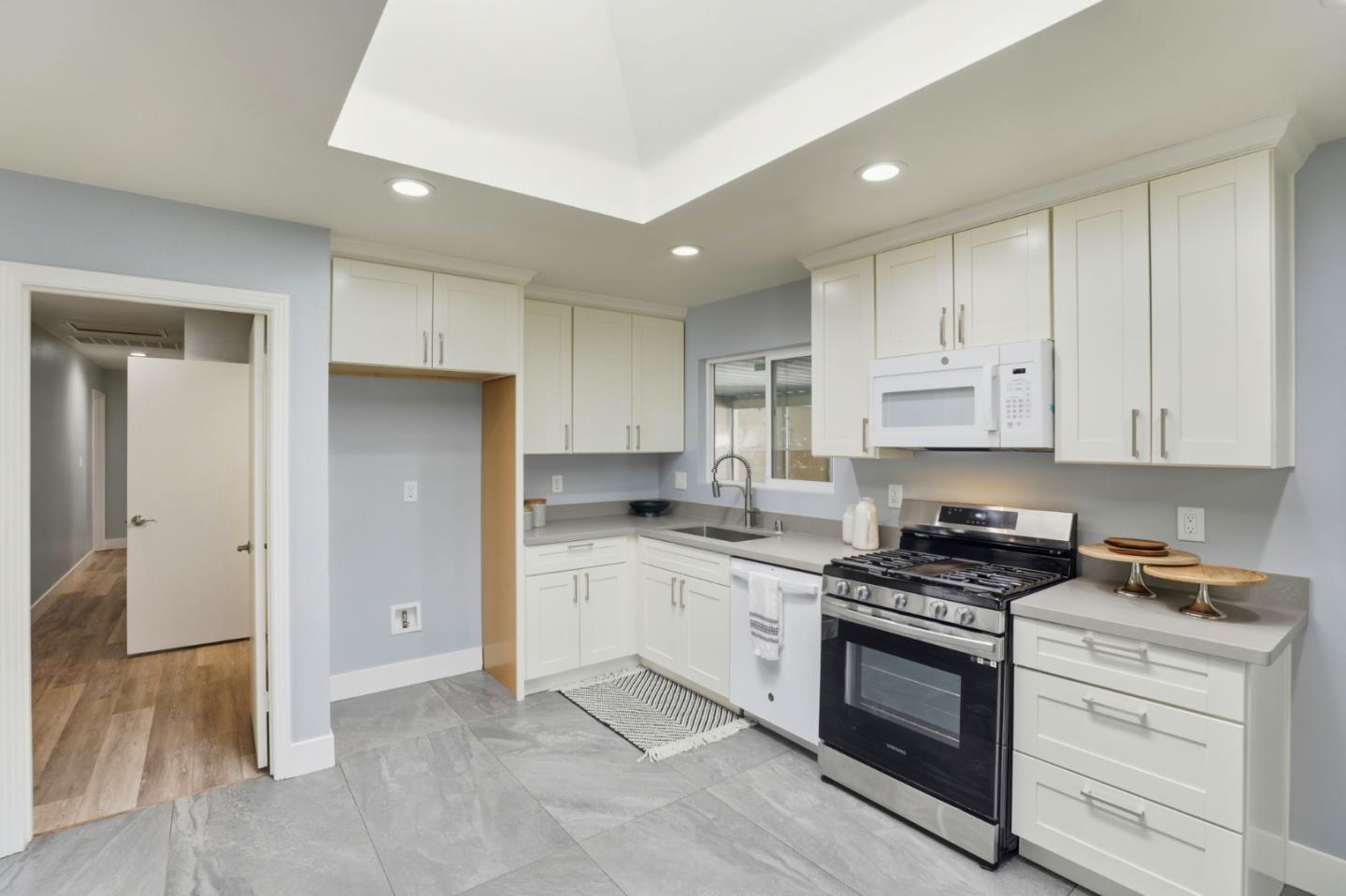 Detail Gallery Image 12 of 70 For 790 Shore Rd, Hollister,  CA 95023 - 3 Beds | 2 Baths