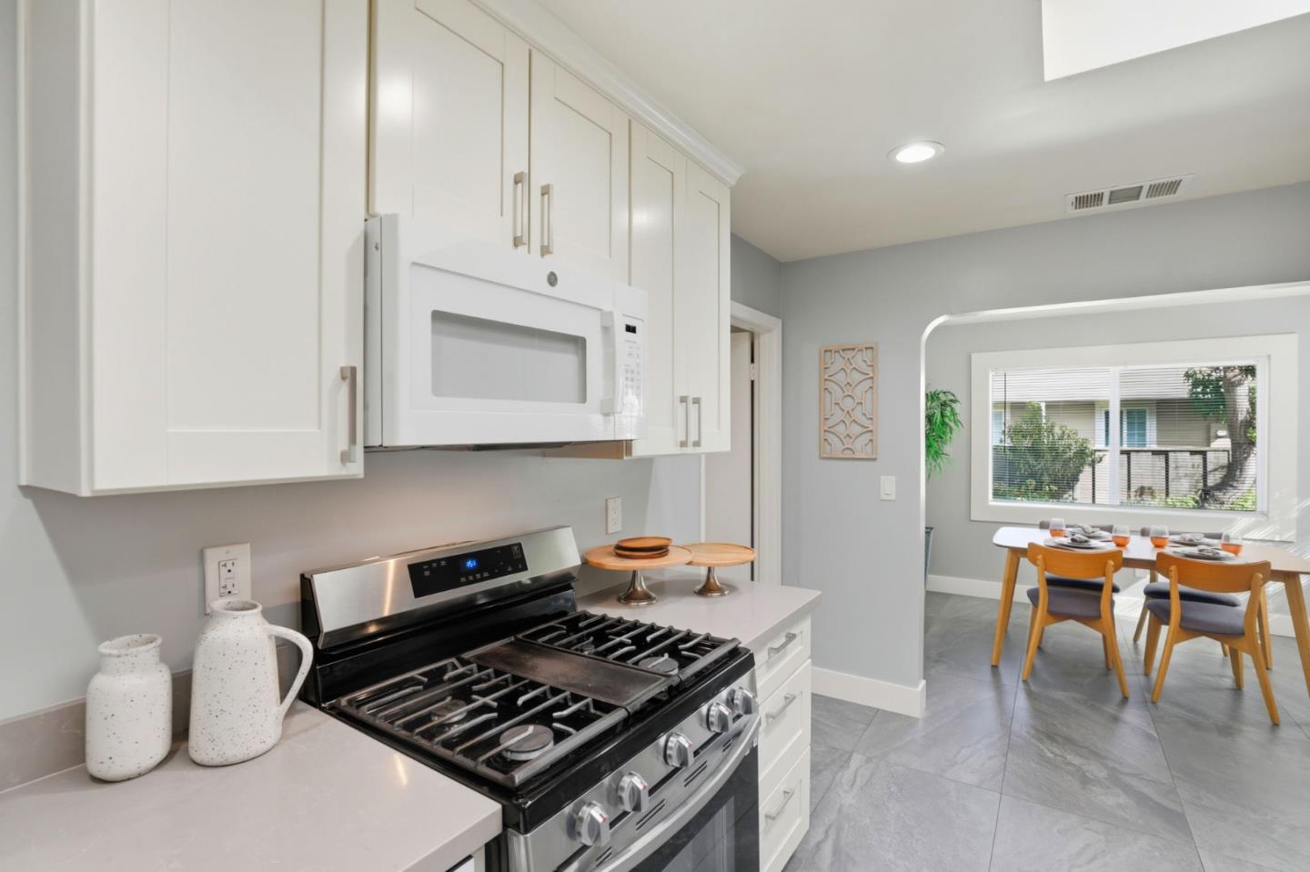 Detail Gallery Image 15 of 70 For 790 Shore Rd, Hollister,  CA 95023 - 3 Beds | 2 Baths