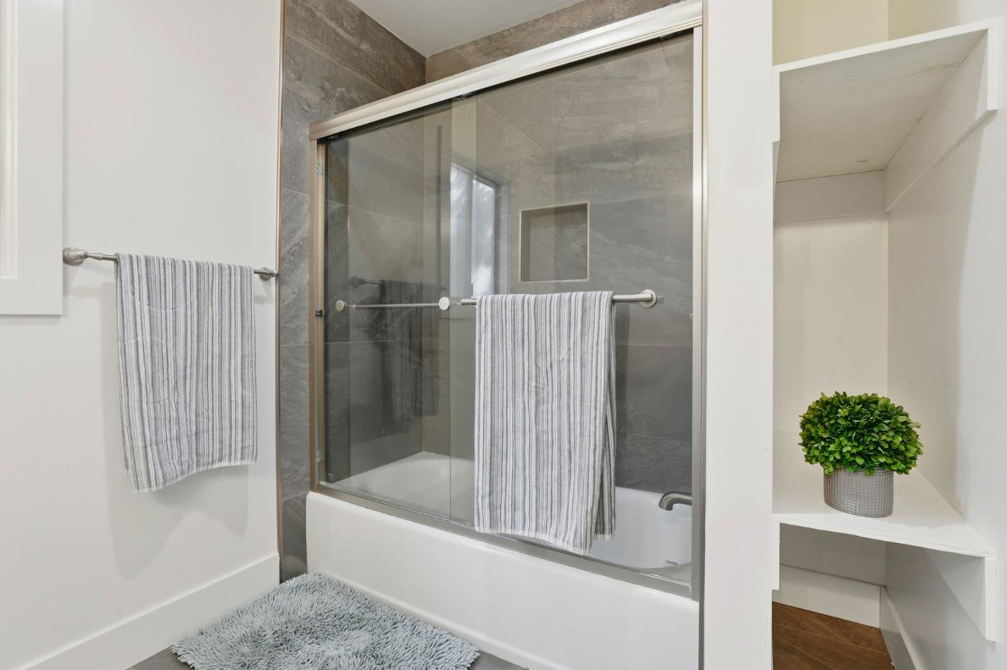 Detail Gallery Image 27 of 70 For 790 Shore Rd, Hollister,  CA 95023 - 3 Beds | 2 Baths