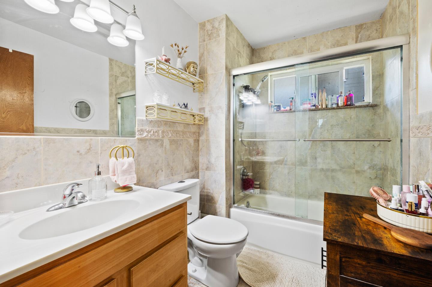 Detail Gallery Image 11 of 17 For 23 El Camino Real, Burlingame,  CA 94010 - – Beds | – Baths