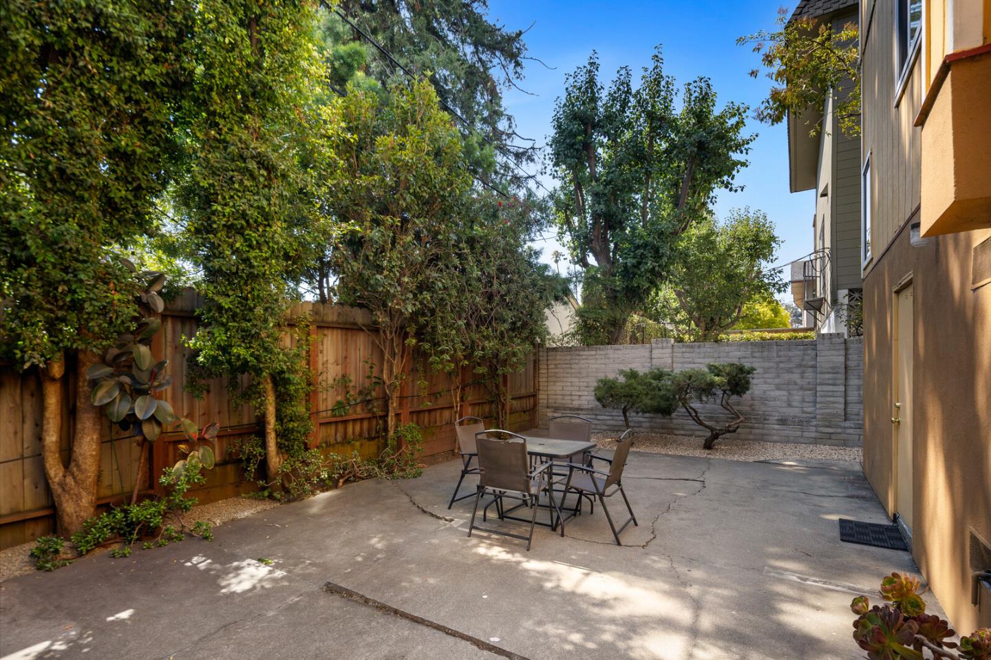 Detail Gallery Image 14 of 17 For 23 El Camino Real, Burlingame,  CA 94010 - – Beds | – Baths