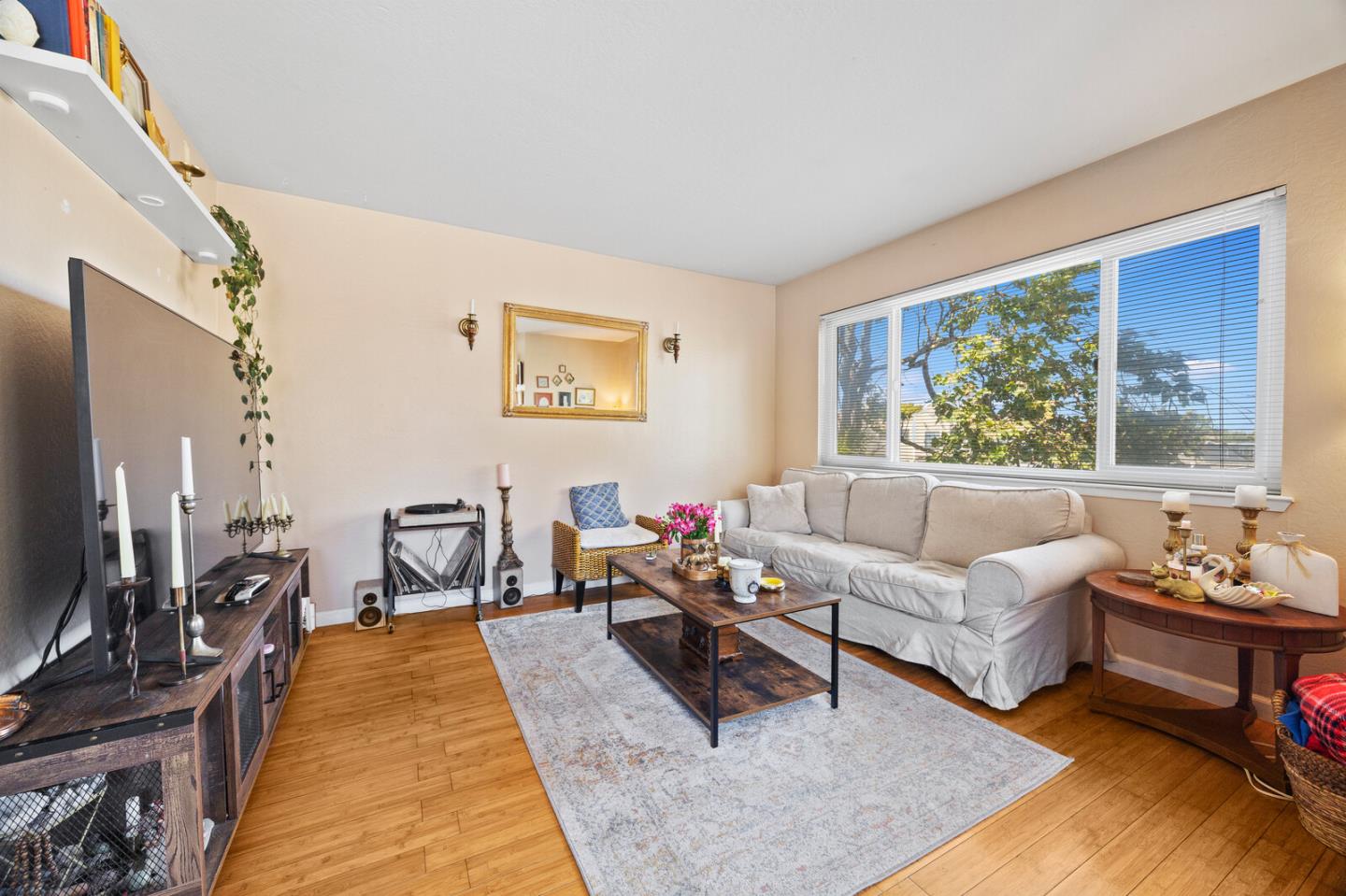 Detail Gallery Image 4 of 17 For 23 El Camino Real, Burlingame,  CA 94010 - – Beds | – Baths