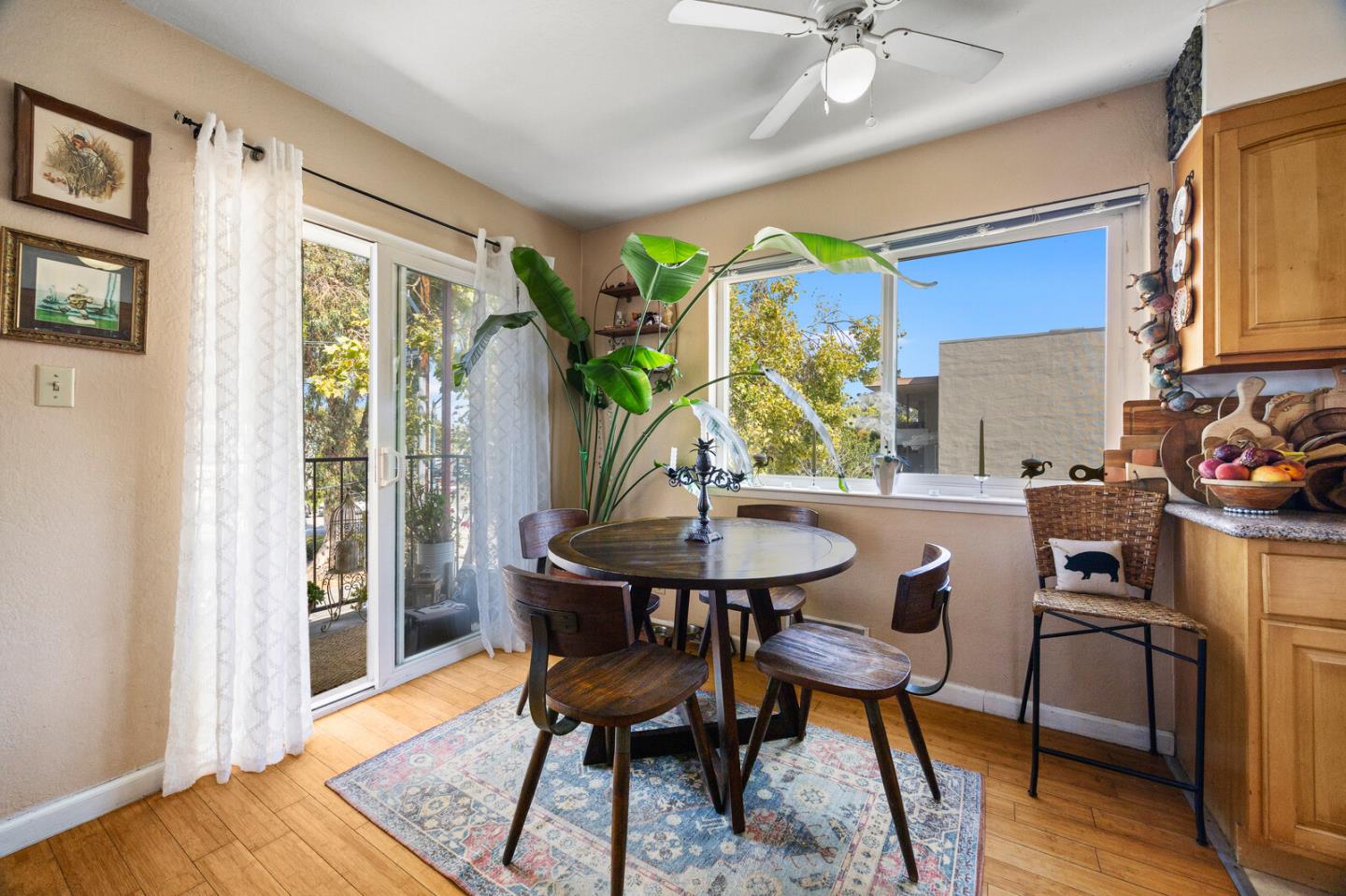 Detail Gallery Image 5 of 17 For 23 El Camino Real, Burlingame,  CA 94010 - – Beds | – Baths