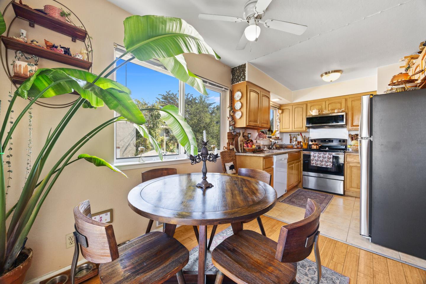 Detail Gallery Image 6 of 17 For 23 El Camino Real, Burlingame,  CA 94010 - – Beds | – Baths