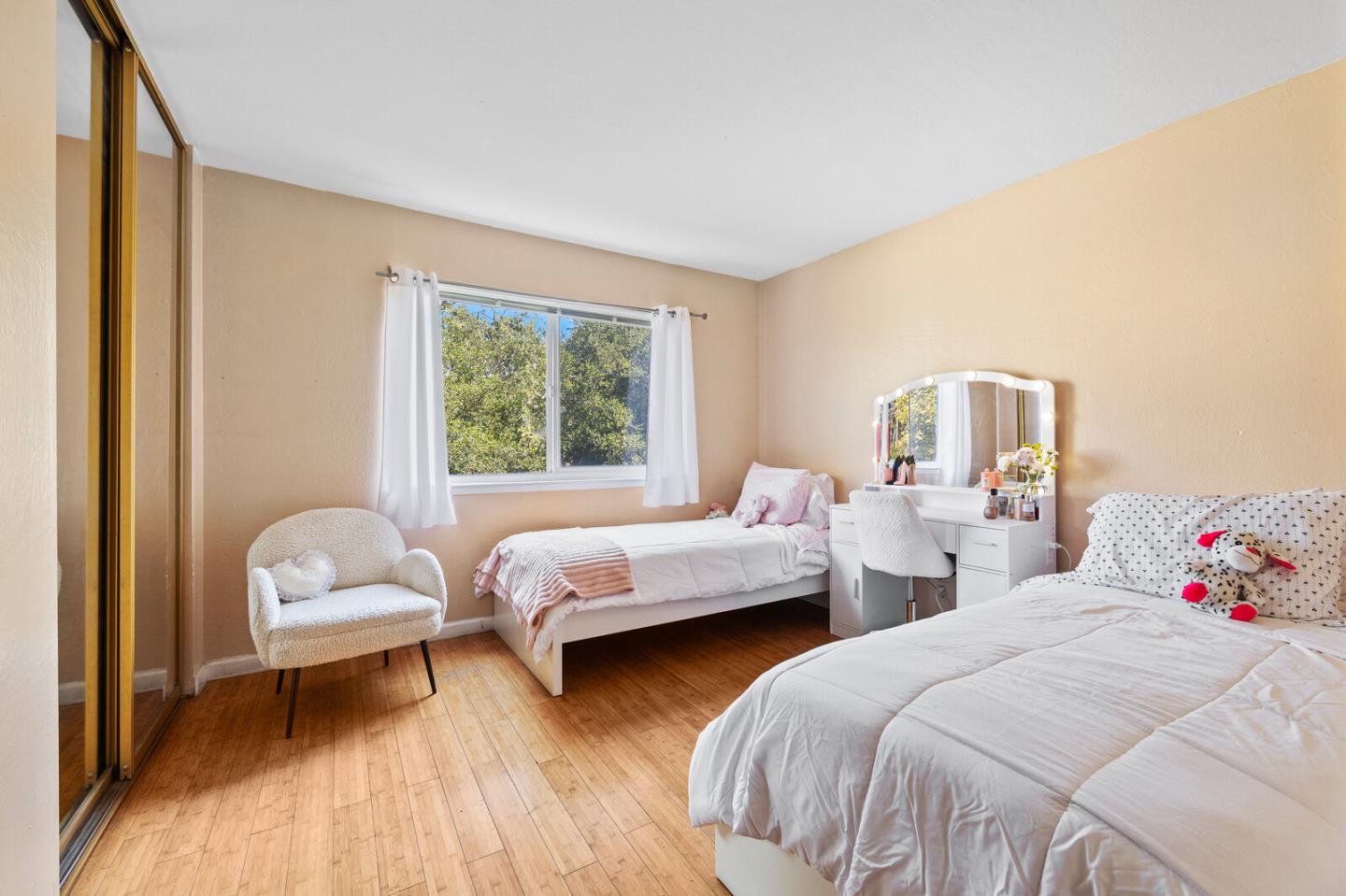 Detail Gallery Image 9 of 17 For 23 El Camino Real, Burlingame,  CA 94010 - – Beds | – Baths