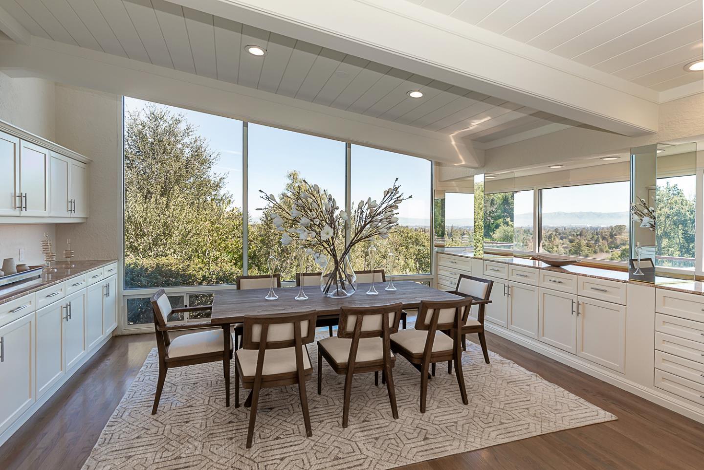 Detail Gallery Image 12 of 41 For 12668 La Cresta Ct, Los Altos Hills,  CA 94022 - 4 Beds | 3/1 Baths