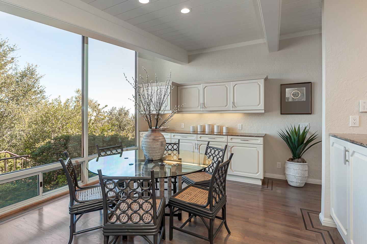 Detail Gallery Image 16 of 41 For 12668 La Cresta Ct, Los Altos Hills,  CA 94022 - 4 Beds | 3/1 Baths