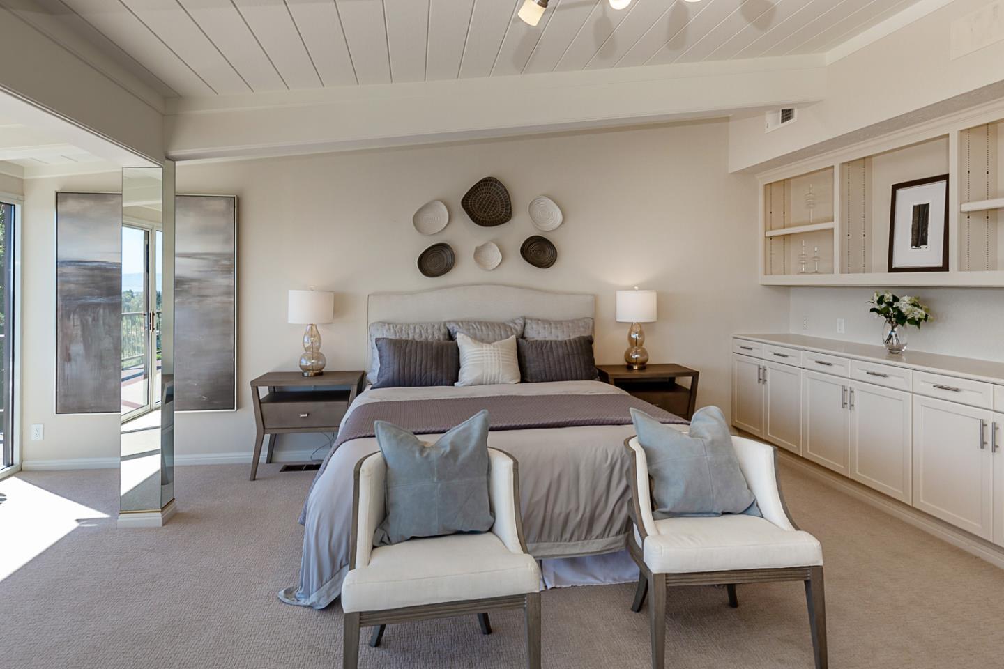 Detail Gallery Image 18 of 41 For 12668 La Cresta Ct, Los Altos Hills,  CA 94022 - 4 Beds | 3/1 Baths
