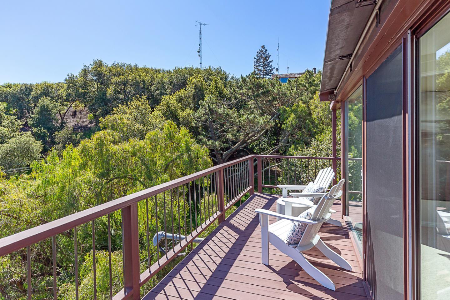 Detail Gallery Image 20 of 41 For 12668 La Cresta Ct, Los Altos Hills,  CA 94022 - 4 Beds | 3/1 Baths