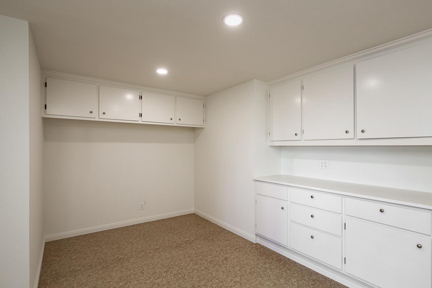 Detail Gallery Image 31 of 41 For 12668 La Cresta Ct, Los Altos Hills,  CA 94022 - 4 Beds | 3/1 Baths