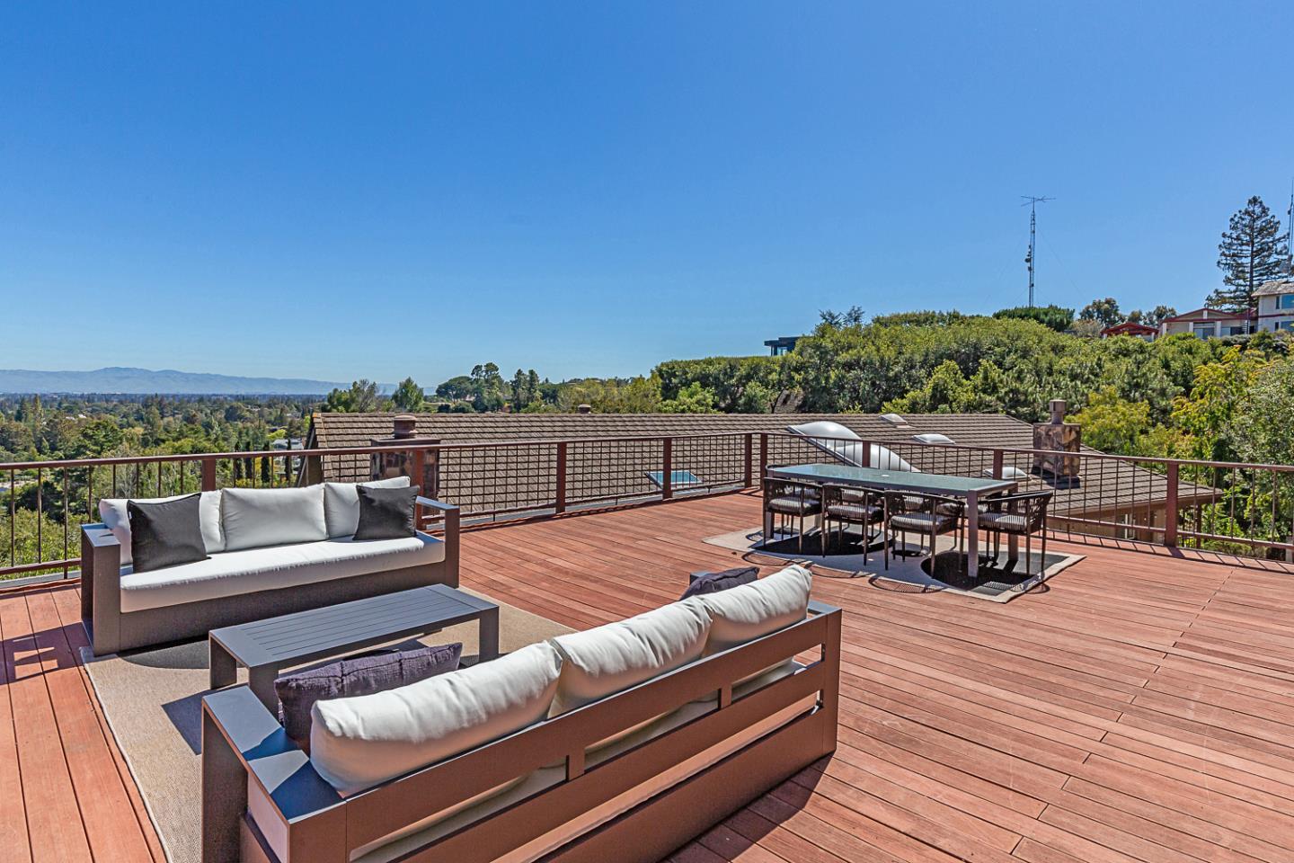Detail Gallery Image 36 of 41 For 12668 La Cresta Ct, Los Altos Hills,  CA 94022 - 4 Beds | 3/1 Baths