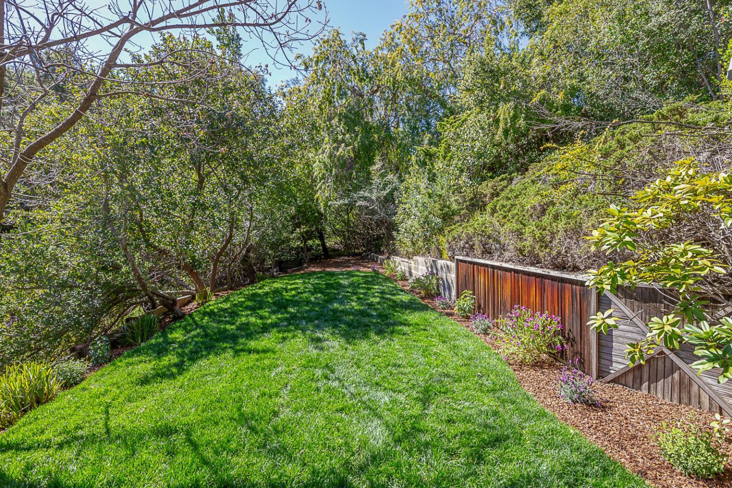 Detail Gallery Image 37 of 41 For 12668 La Cresta Ct, Los Altos Hills,  CA 94022 - 4 Beds | 3/1 Baths