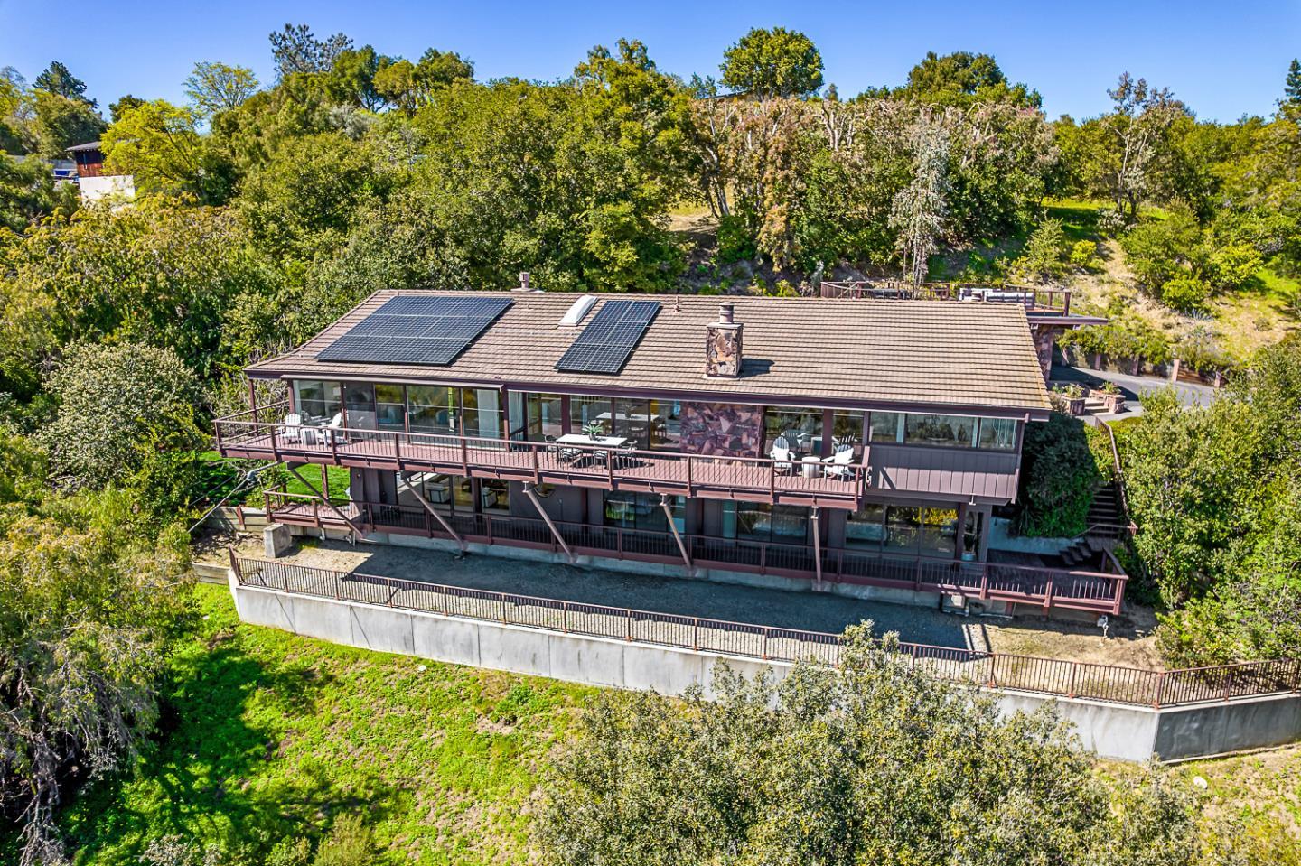 Detail Gallery Image 38 of 41 For 12668 La Cresta Ct, Los Altos Hills,  CA 94022 - 4 Beds | 3/1 Baths