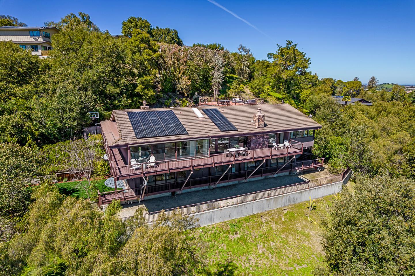 Detail Gallery Image 39 of 41 For 12668 La Cresta Ct, Los Altos Hills,  CA 94022 - 4 Beds | 3/1 Baths