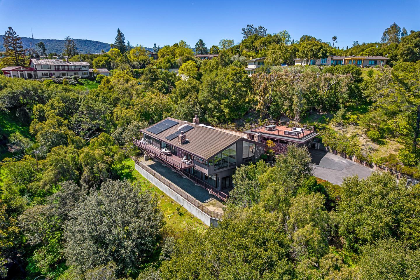 Detail Gallery Image 40 of 41 For 12668 La Cresta Ct, Los Altos Hills,  CA 94022 - 4 Beds | 3/1 Baths