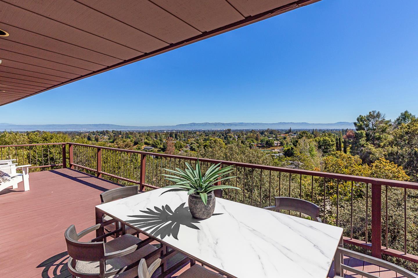 Detail Gallery Image 9 of 41 For 12668 La Cresta Ct, Los Altos Hills,  CA 94022 - 4 Beds | 3/1 Baths