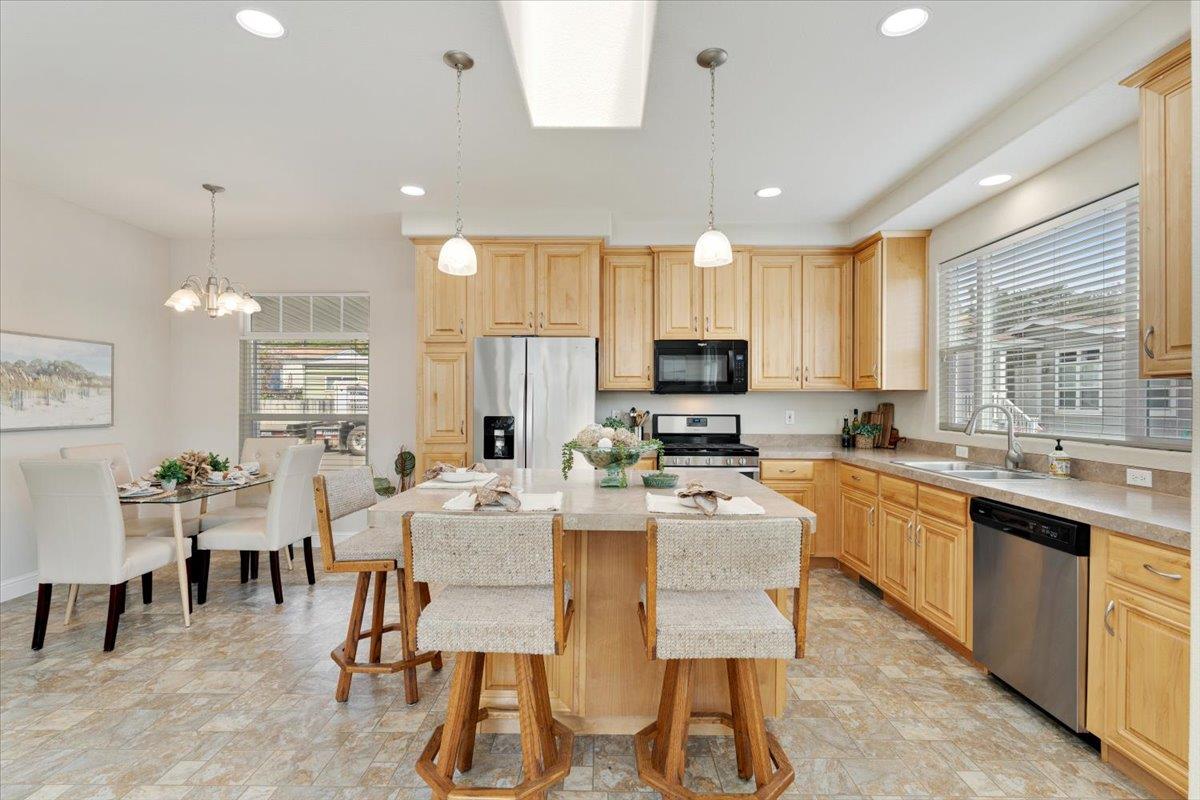 Detail Gallery Image 16 of 55 For 100 N Rodeo Gulch Rd #6,  Soquel,  CA 95073 - 3 Beds | 2 Baths