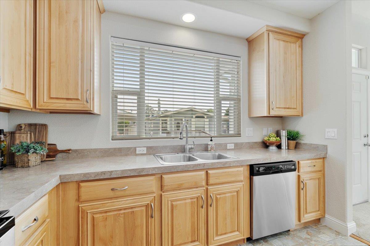 Detail Gallery Image 18 of 55 For 100 N Rodeo Gulch Rd #6,  Soquel,  CA 95073 - 3 Beds | 2 Baths