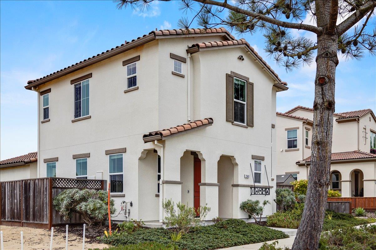 Front Image Thumbnail for ML82021627