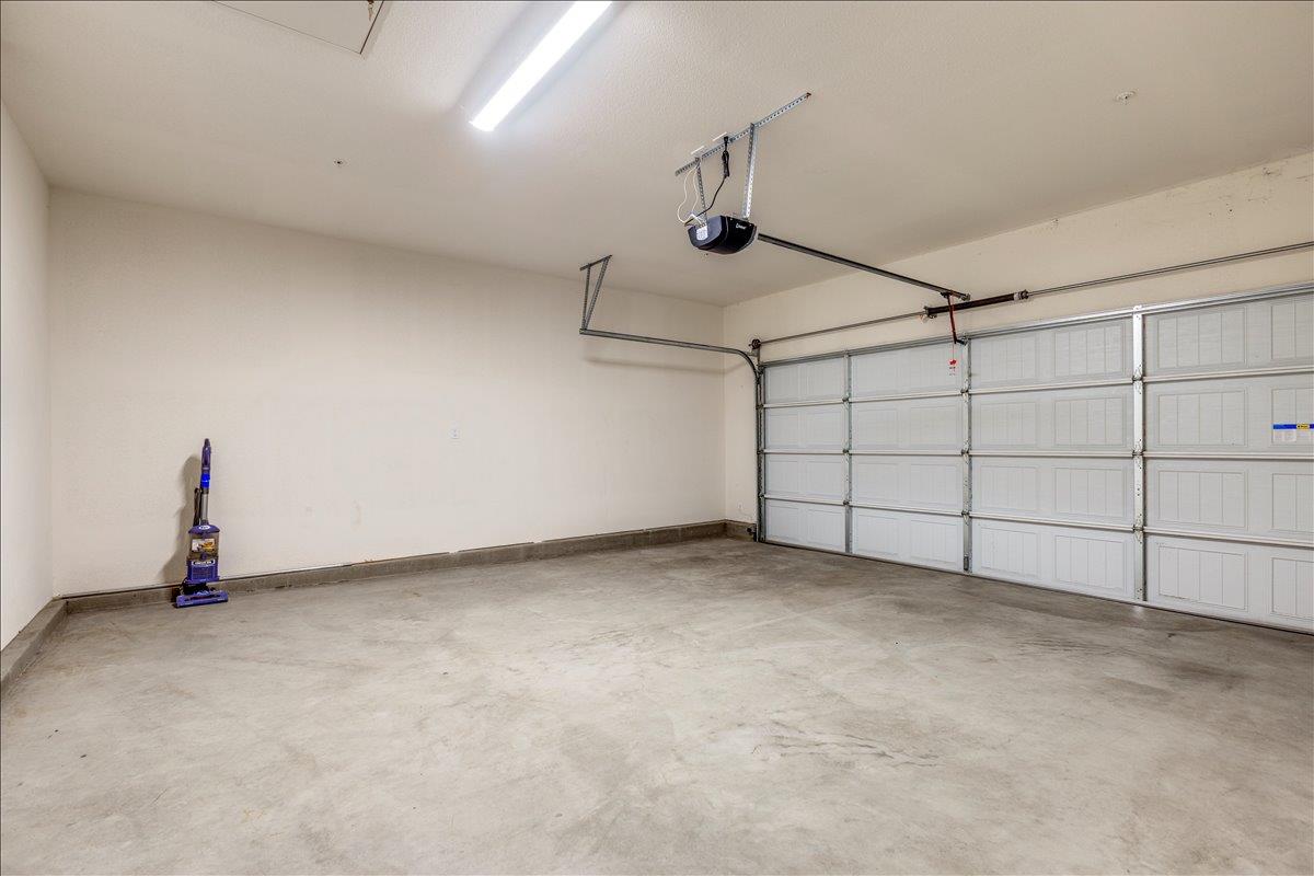 Detail Gallery Image 23 of 32 For 2943 Abrams Dr, Marina,  CA 93933 - 3 Beds | 2/1 Baths