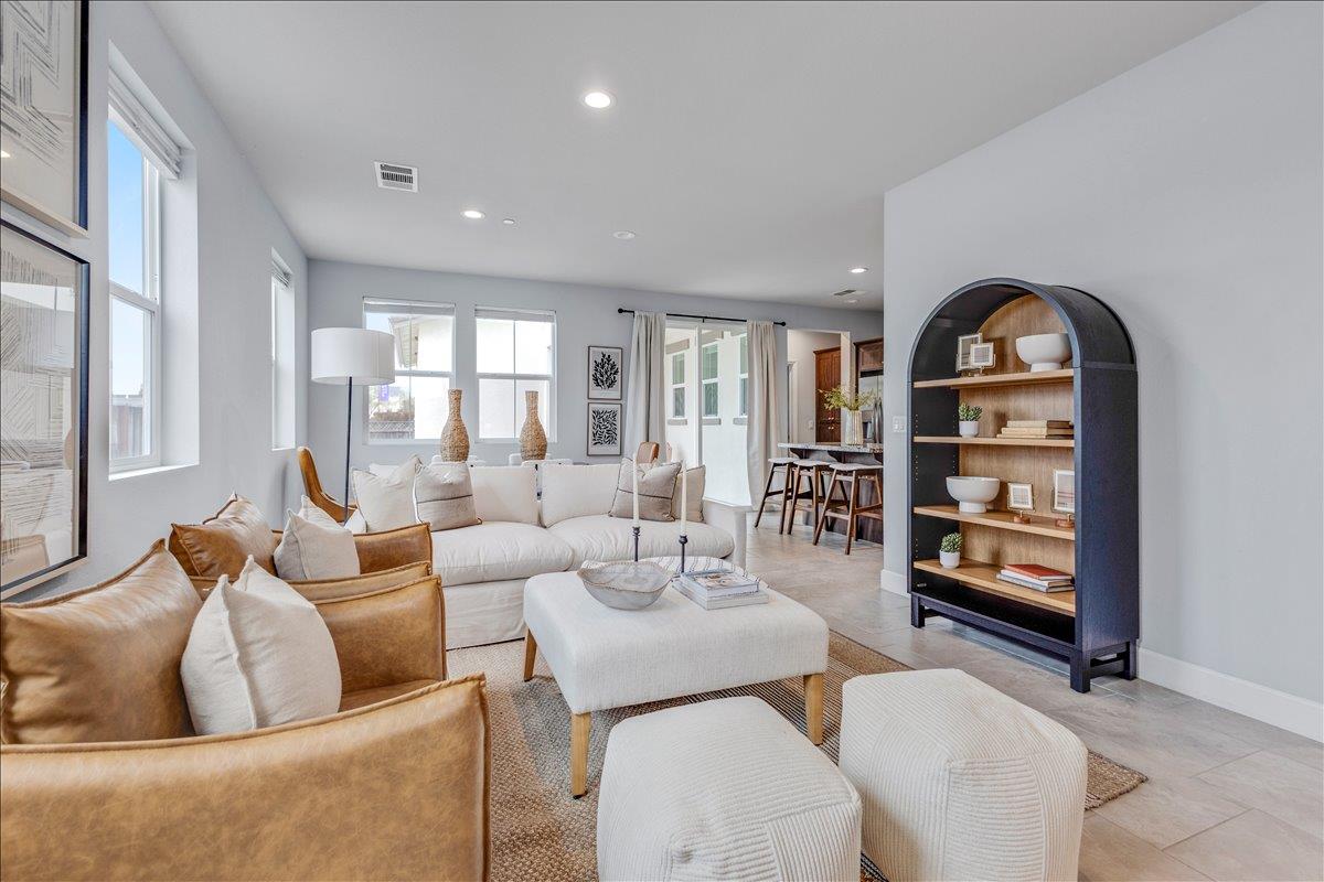 Detail Gallery Image 3 of 32 For 2943 Abrams Dr, Marina,  CA 93933 - 3 Beds | 2/1 Baths