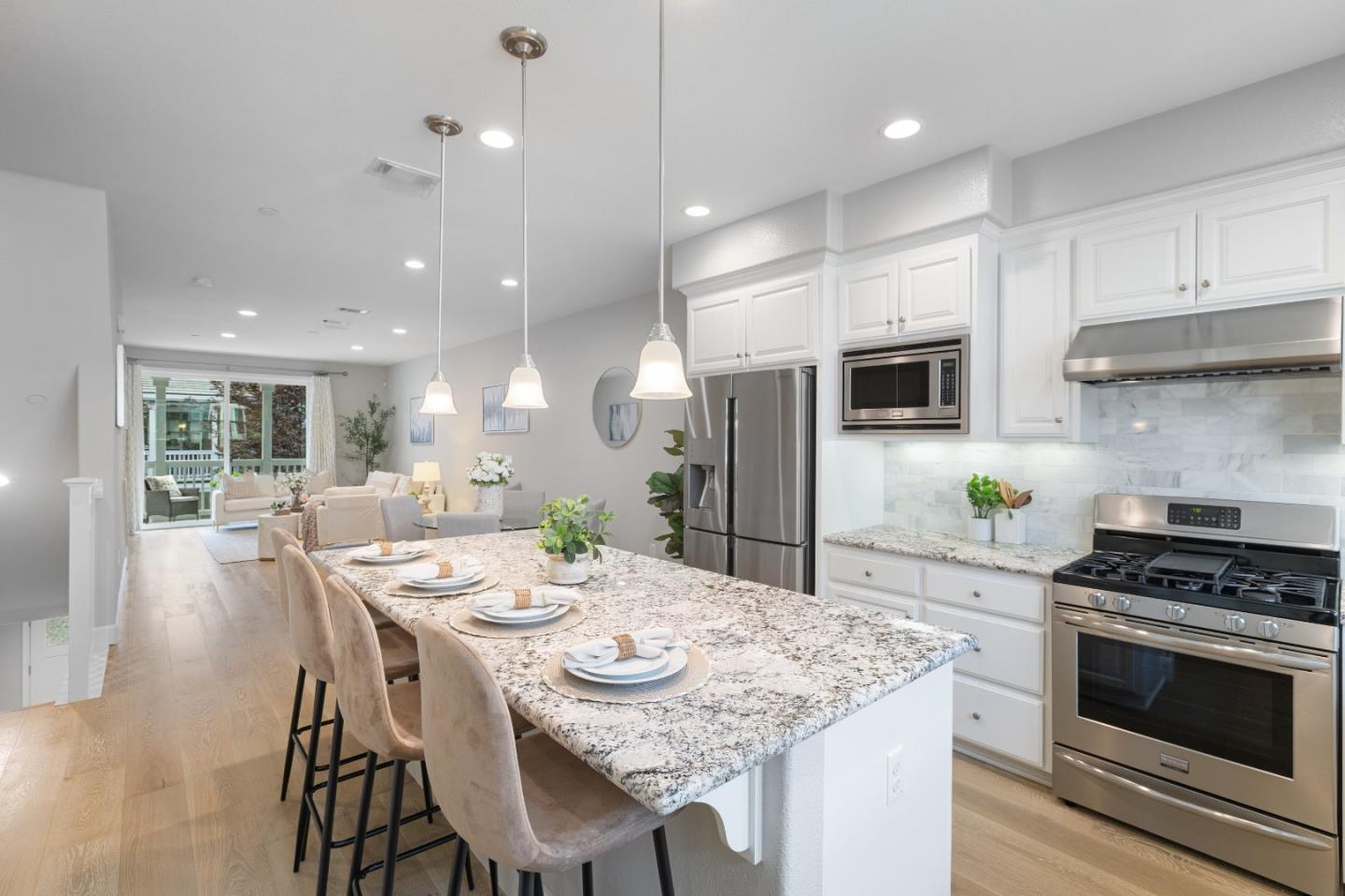 Detail Gallery Image 6 of 26 For 108 Lemmon Ter, Sunnyvale,  CA 94086 - 3 Beds | 3/1 Baths