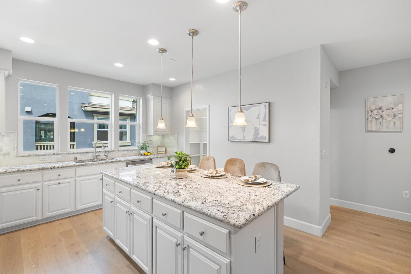 Detail Gallery Image 7 of 26 For 108 Lemmon Ter, Sunnyvale,  CA 94086 - 3 Beds | 3/1 Baths
