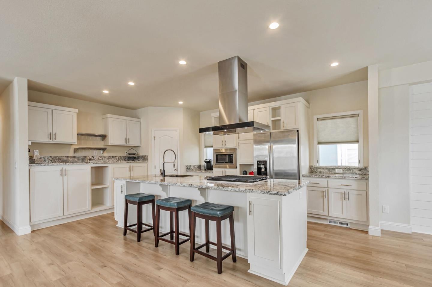 Detail Gallery Image 11 of 35 For 195 Blossom Hill Rd #242,  San Jose,  CA 95123 - 3 Beds | 2 Baths