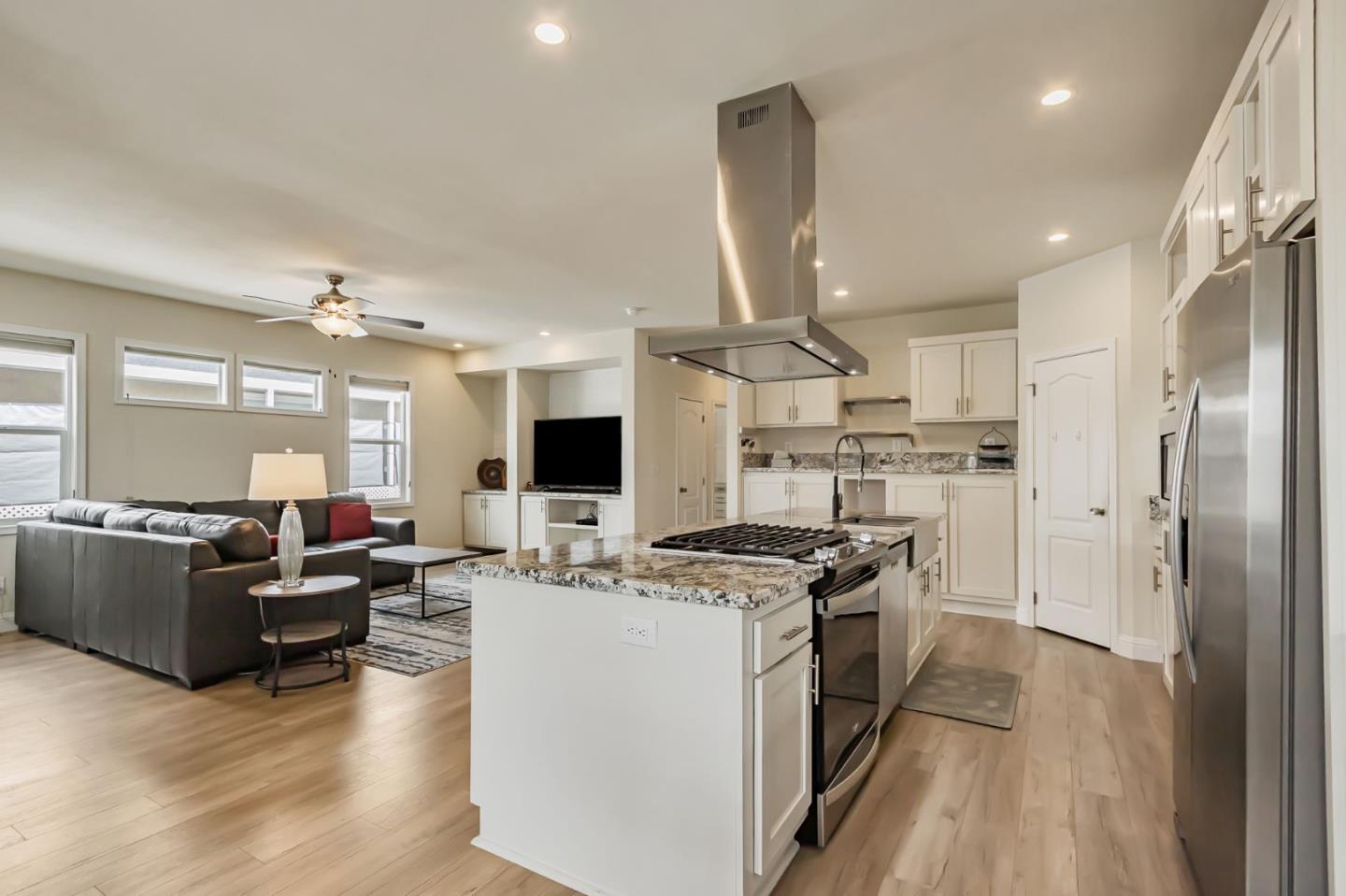 Detail Gallery Image 12 of 35 For 195 Blossom Hill Rd #242,  San Jose,  CA 95123 - 3 Beds | 2 Baths