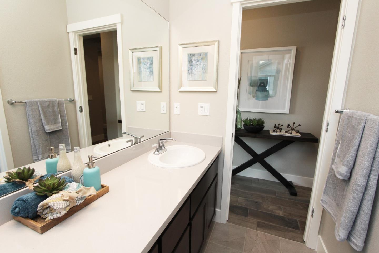 Detail Gallery Image 11 of 27 For 1656 Dolomite Dr #4,  Los Banos,  CA 93635 - 4 Beds | 2 Baths