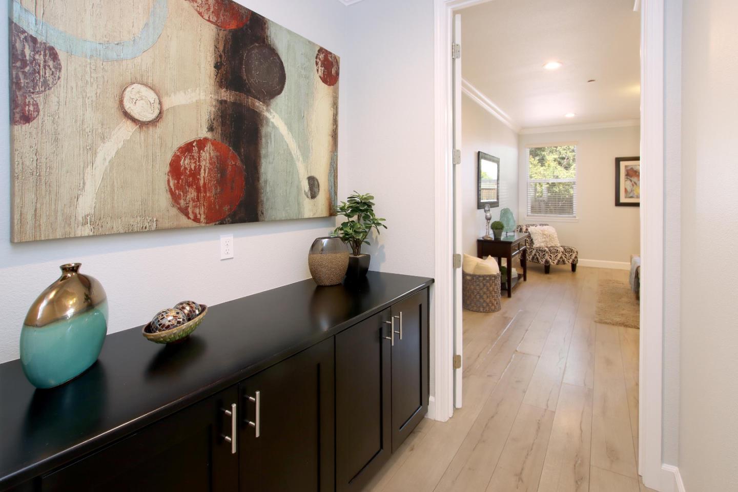 Detail Gallery Image 13 of 38 For 204 Sundance Dr, Hollister,  CA 95023 - 3 Beds | 2 Baths